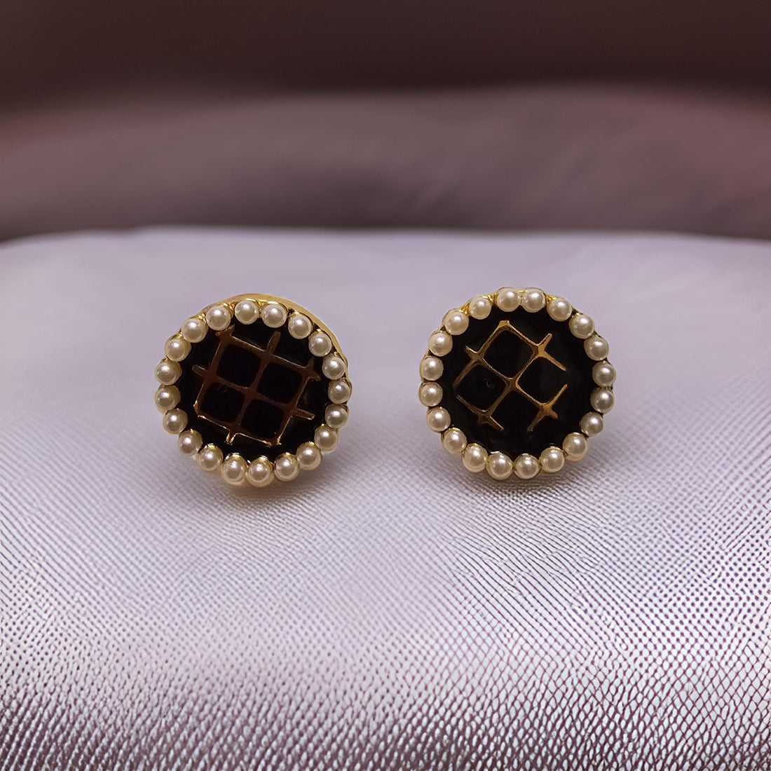 Pearl Black Stud Earrings