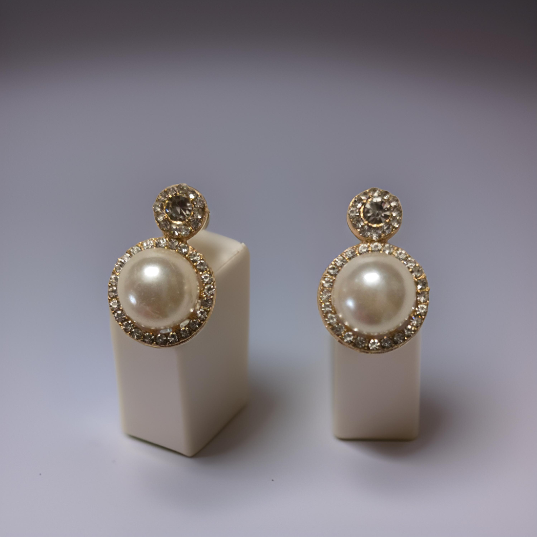 Golden Shimmer Pearl Earrings