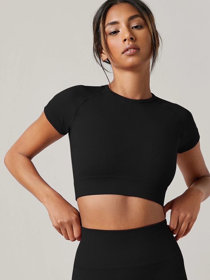 ⚡️(Fast Delivery) Core Tee – Black Seamless Crop